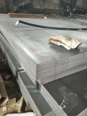 朝阳50锰钢板常用规格解读及行业动态 钢板网应用与市场前景